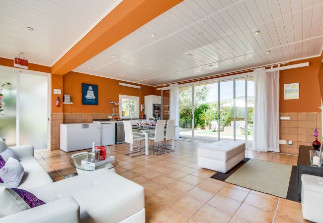 Finca in Lloseta - Finca im Zentrum Mallorcas Finca Alegre mit Pool Finca in Lloseta - Finca im Zentrum Mallorcas Finca Alegre mit Pool