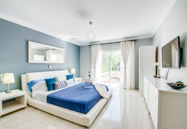 Finca in Lloseta - Finca im Zentrum Mallorcas Finca Alegre mit Pool Finca in Lloseta - Finca im Zentrum Mallorcas Finca Alegre mit Pool