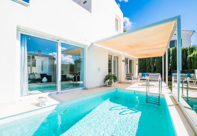 Modernes Haus mit Pool in Alcudia