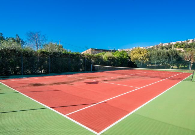 Finca in Buger - Finca auf Mallorca Cas Haus mit Tennisplatz