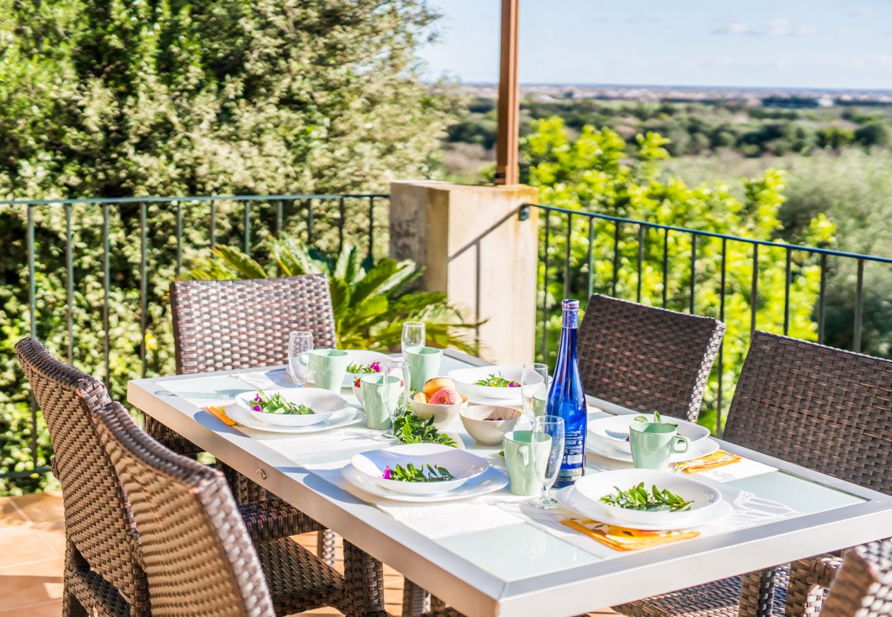 Finca in Buger - Ländliche Finca auf Mallorca Es Puchet mit Pool