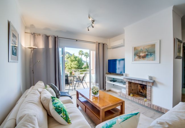 Apartment mit Bergblick und Terrasse in Alcudia