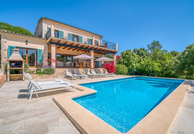 Genießen Sie die freie Natur auf Mallorca in einem Haus mit Pool