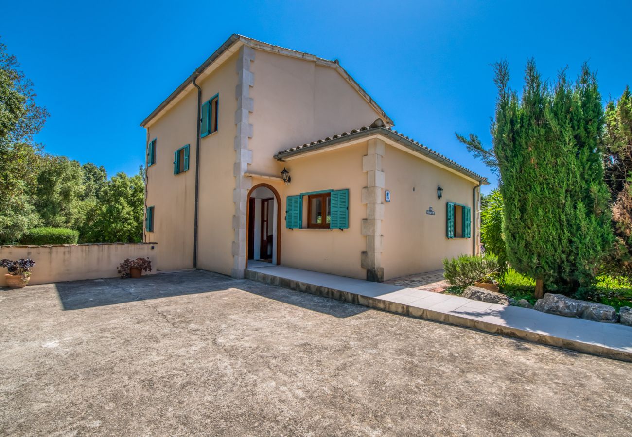 Ferienhaus in Crestatx - Modernes Haus mit Pool Villa Flores auf Mallorca