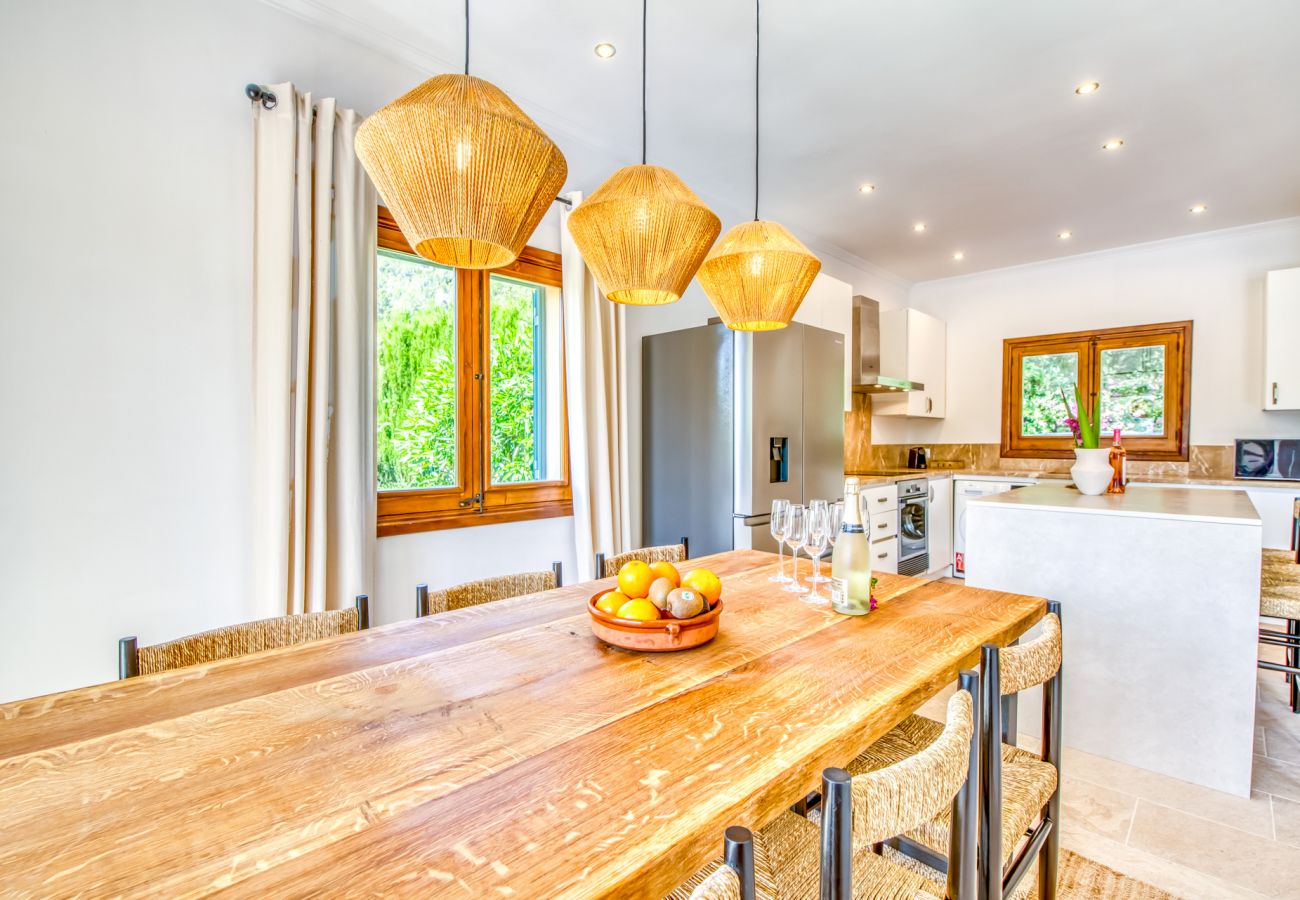 Ferienhaus in Crestatx - Modernes Haus mit Pool Villa Flores auf Mallorca