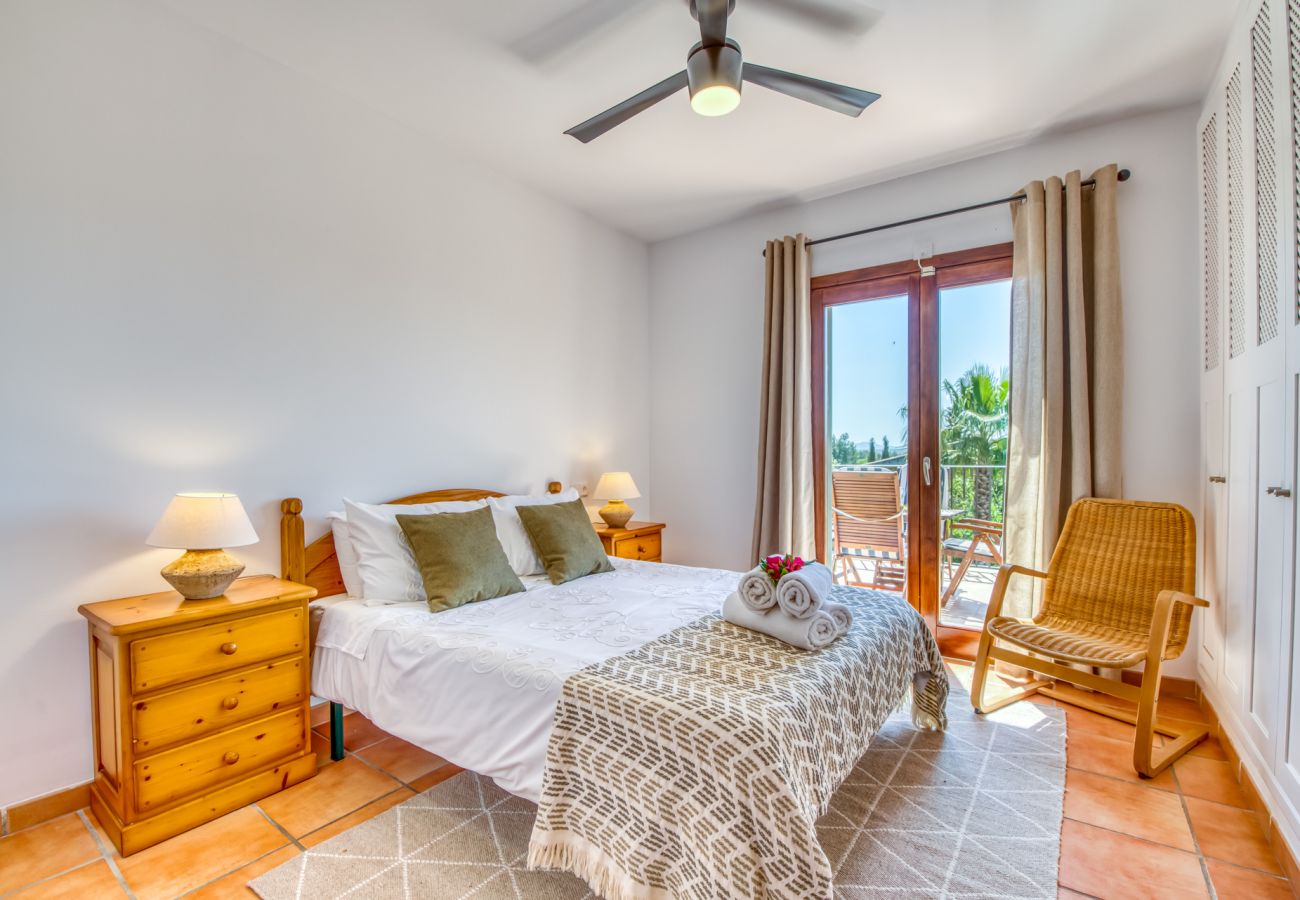 Ferienhaus in Crestatx - Modernes Haus mit Pool Villa Flores auf Mallorca