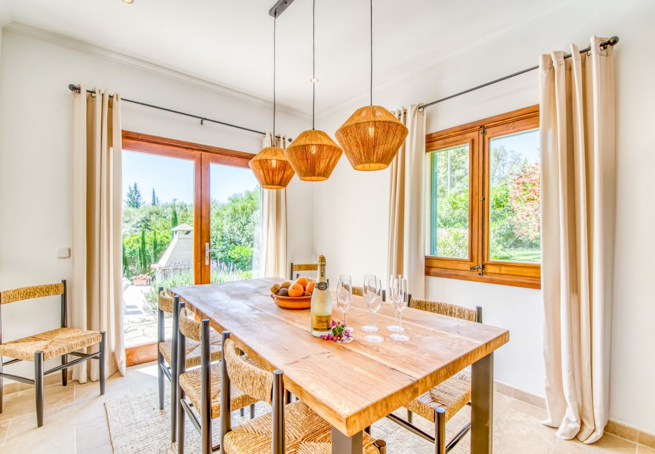 Ferienhaus in Crestatx - Modernes Haus mit Pool Villa Flores auf Mallorca