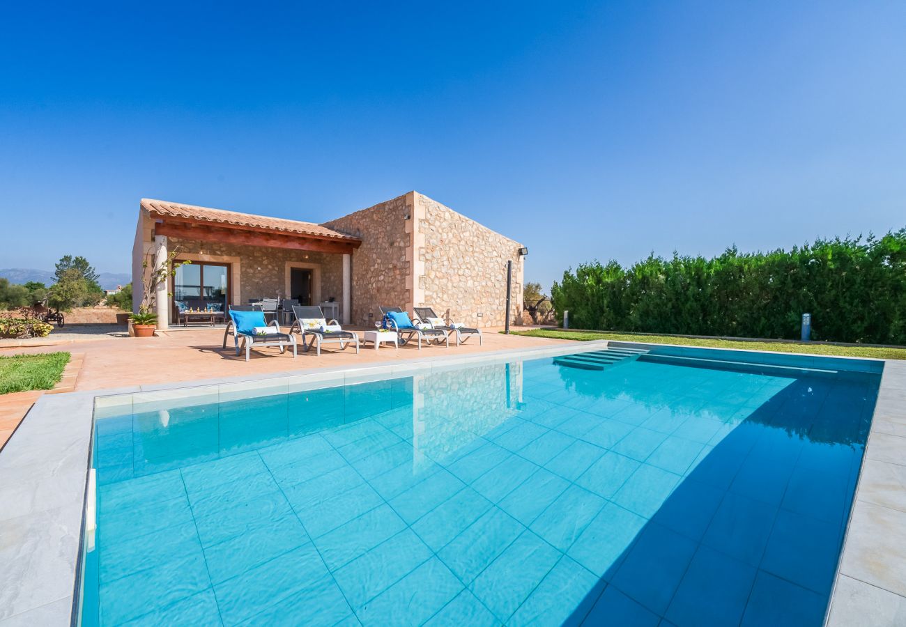 Finca in Buger - Finca auf Mallorca Rafal de son Alberti mit Pool