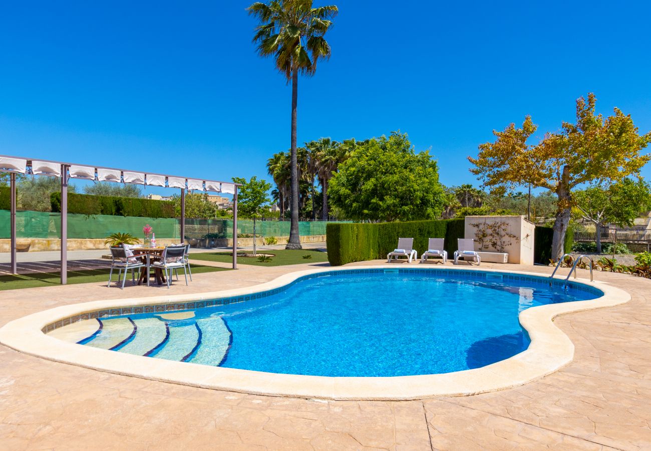 Ferienhaus in Lloret de Vistalegre - Finca Mallorca Sa Sinia mit Pool und Tennisplatz