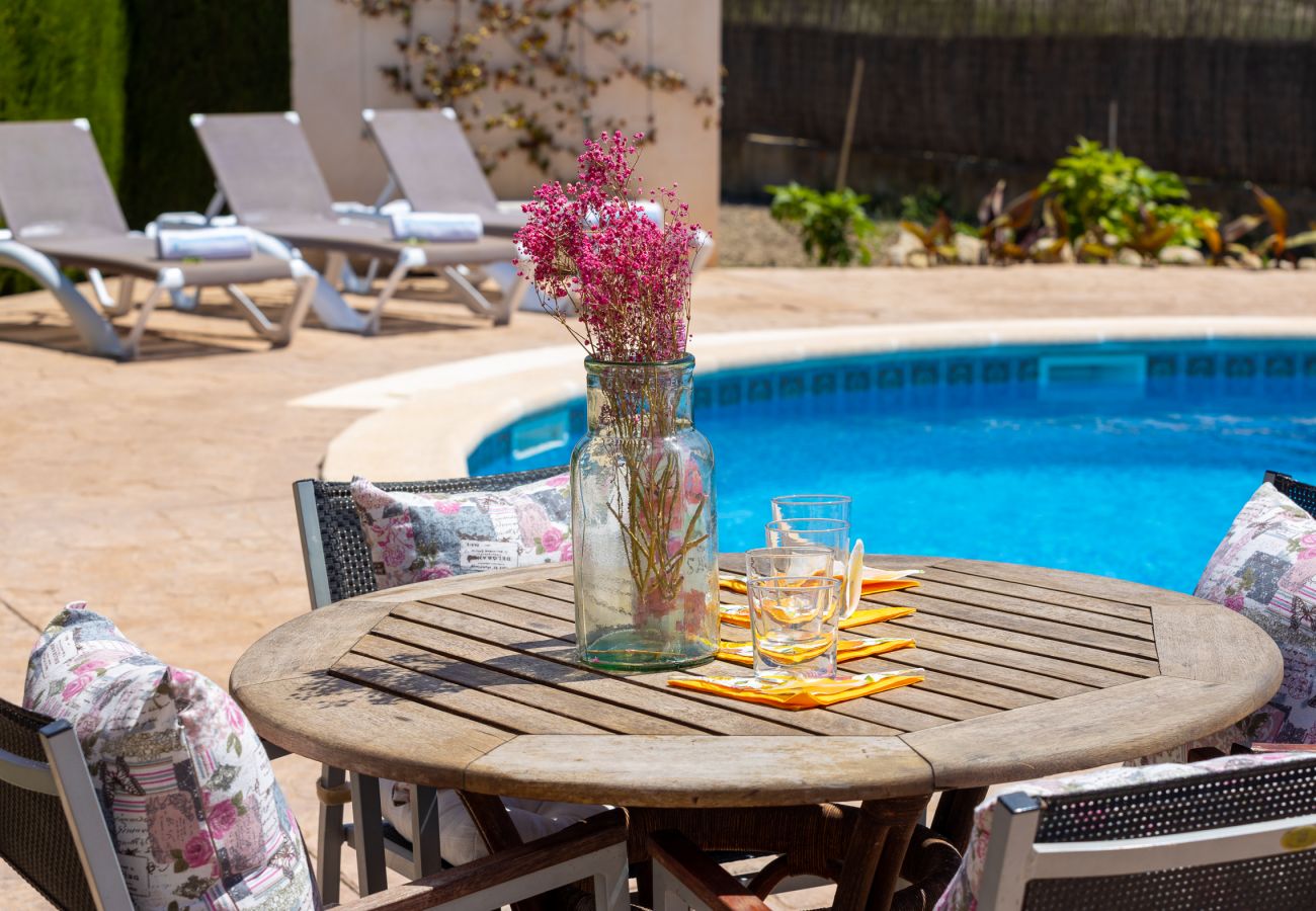 Ferienhaus in Lloret de Vistalegre - Ländliche Finca in Mallorca Sa Sinia mit Pool und Tennisplatz