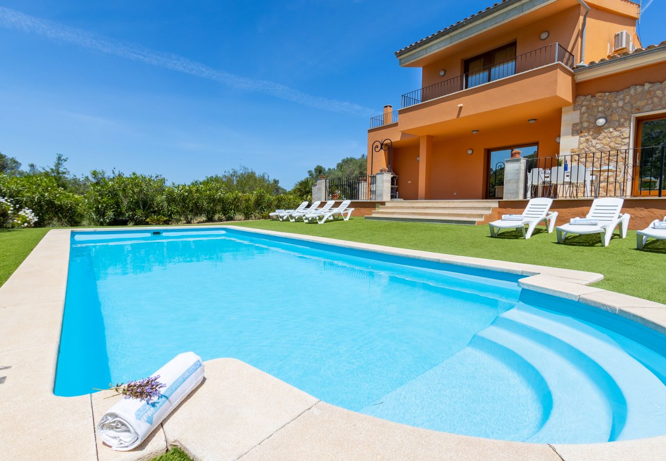 Finca in Alcudia - Finca in Alcudia Son Fe mit Pool und Bergblick