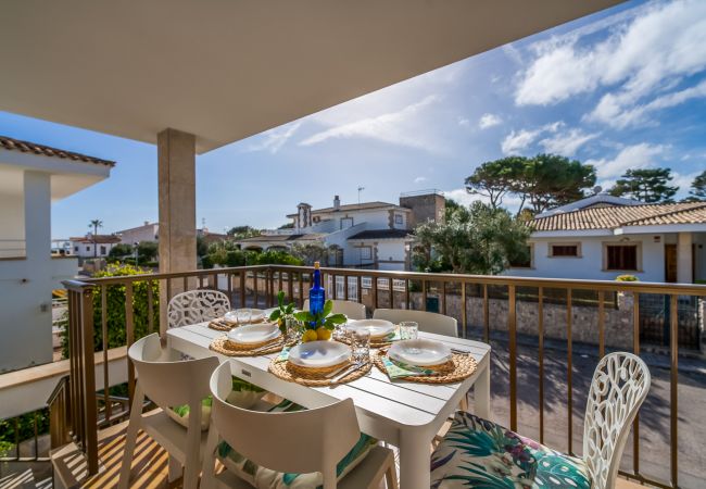 Wohnung in Meeresnähe in Playa de Muro mit Terrasse