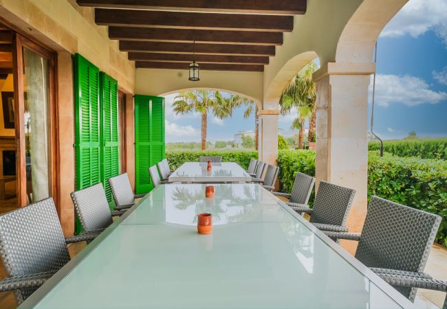 Finca in Petra - Ländliche Finca auf Mallorca El Palmeral mit Pool Finca in Petra - Ländliche Finca auf Mallorca El Palmeral mit Pool