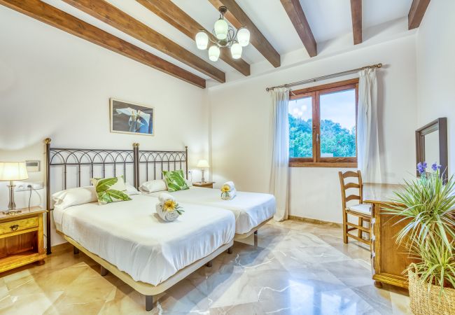 Finca in Petra - Ländliche Finca auf Mallorca El Palmeral mit Pool Finca in Petra - Ländliche Finca auf Mallorca El Palmeral mit Pool