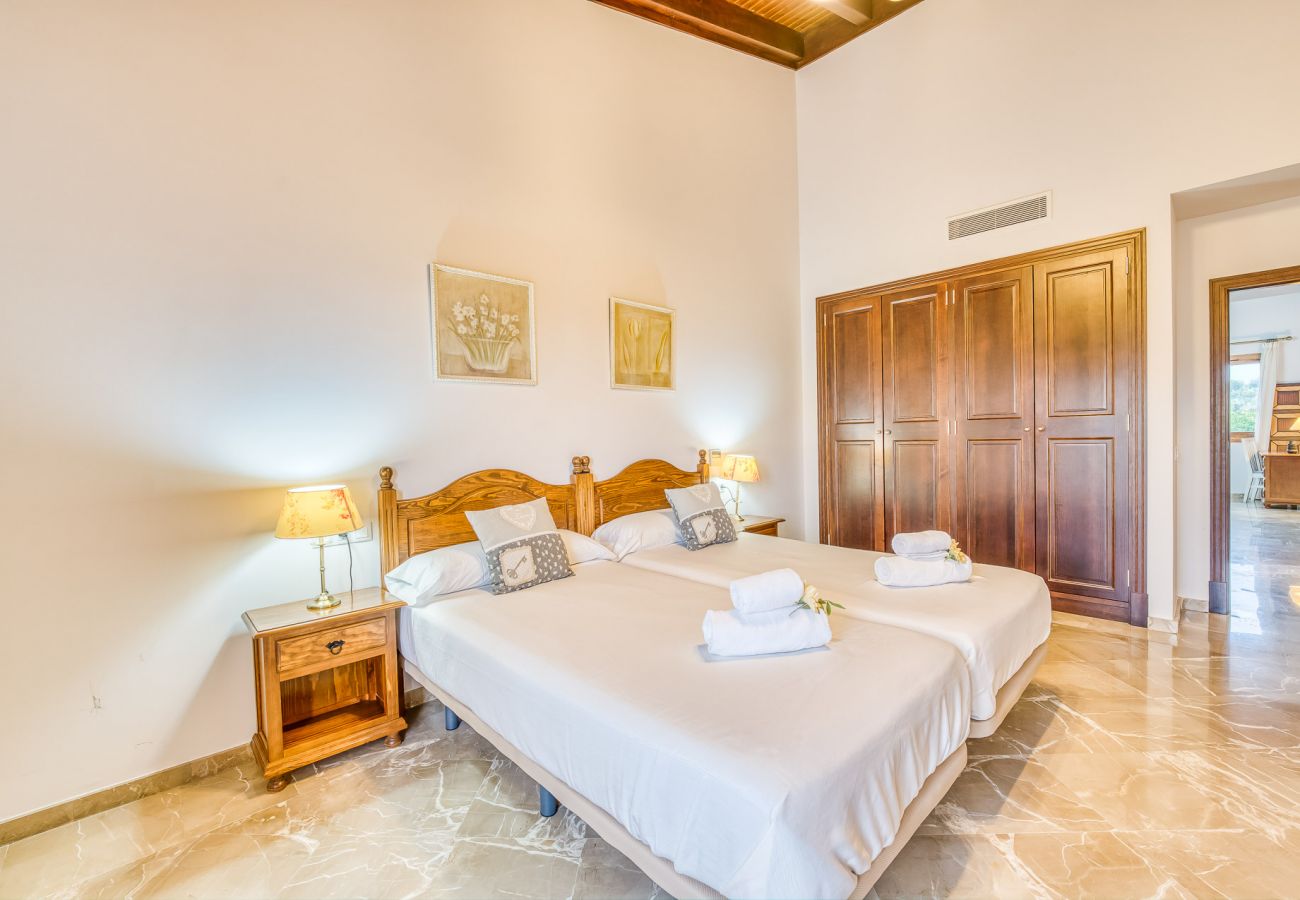 Finca in Petra - Ländliche Finca auf Mallorca El Palmeral mit Pool