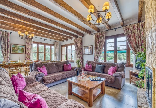 Finca in Petra - Ferienhäuser mit Privatpool und schöne ausblicke auf Mallorca Finca in Petra - Ferienhäuser mit Privatpool und schöne ausblicke auf Mallorca