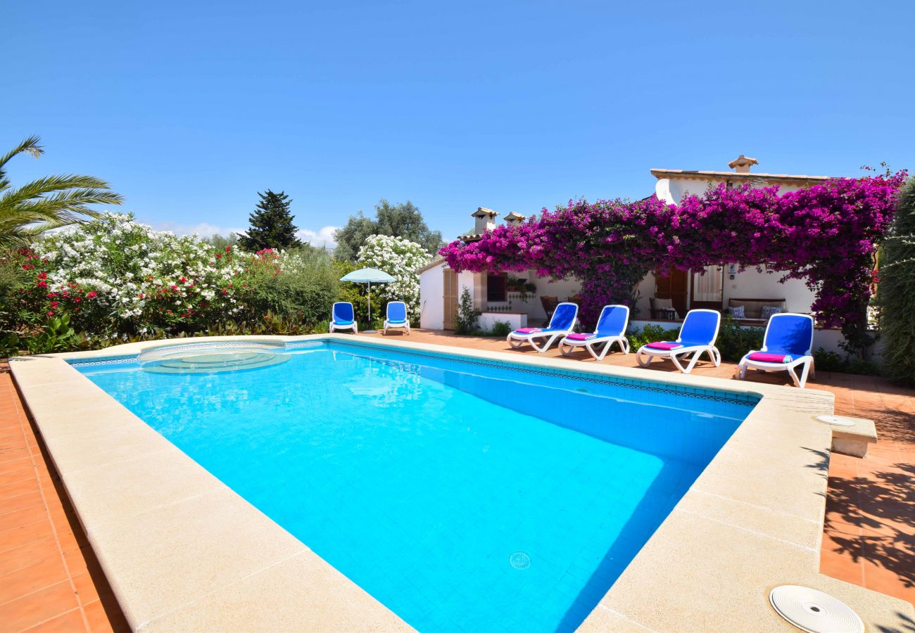 Villa mit Pool in Pollensa.