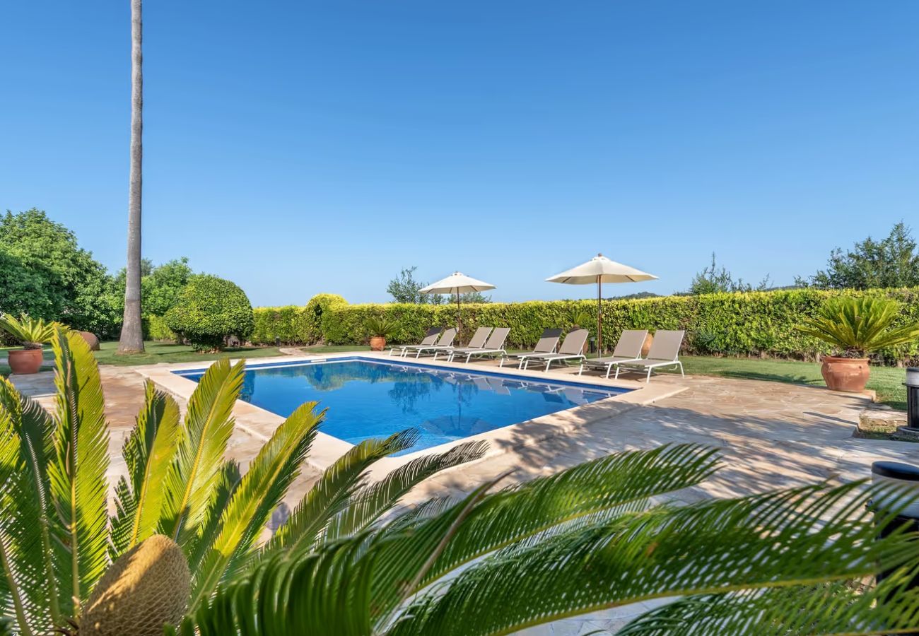 Ferienhaus in Costitx - Ländliche Finca Son Tomasset auf Mallorca mit Schwimmbad
