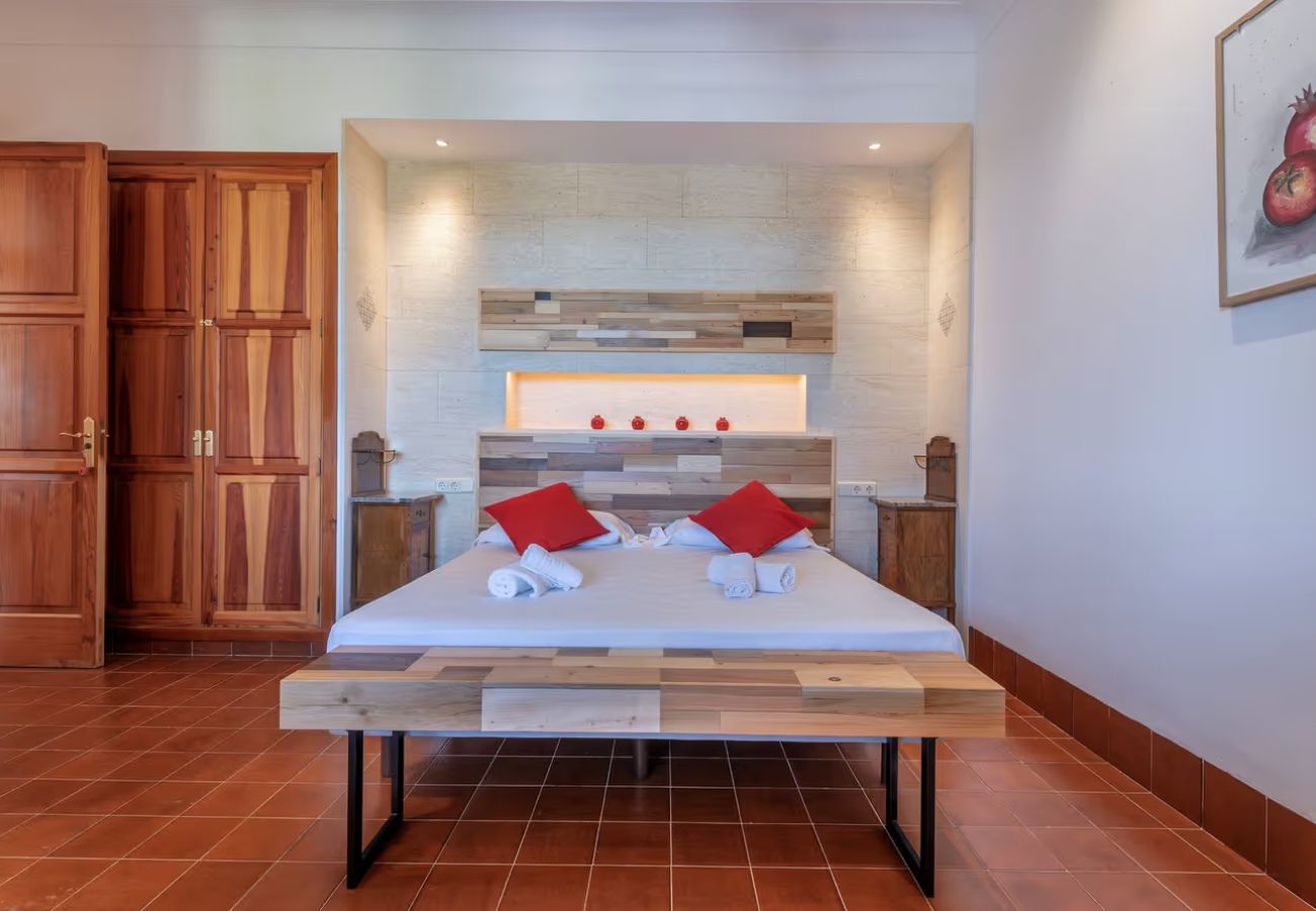 Ferienhaus in Costitx - Ländliche Finca Son Tomasset auf Mallorca mit Schwimmbad