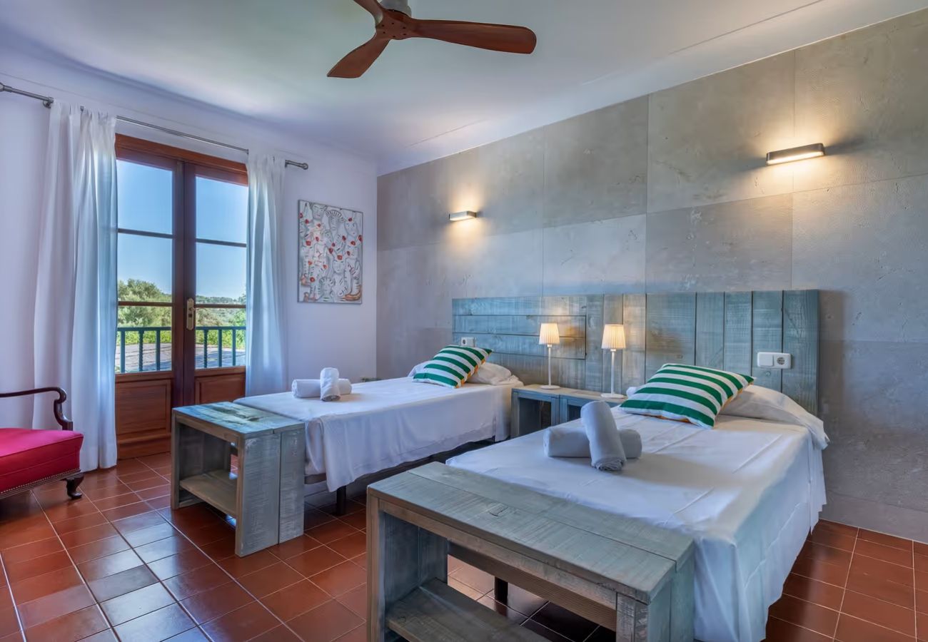 Ferienhaus in Costitx - Ländliche Finca Son Tomasset auf Mallorca mit Schwimmbad