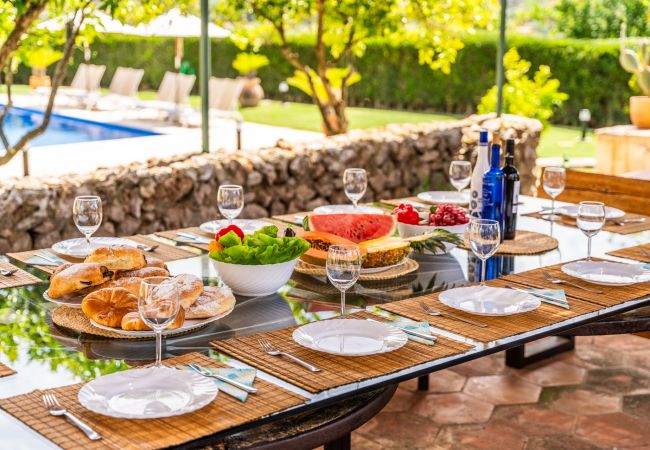 Ferienhaus in Costitx - Ländliche Finca auf Mallorca Son Tomasset mit Pool Ferienhaus in Costitx - Ländliche Finca auf Mallorca Son Tomasset mit Pool