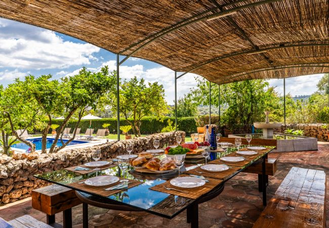 Ferienhaus in Costitx - Ländliche Finca auf Mallorca Son Tomasset mit Pool Ferienhaus in Costitx - Ländliche Finca auf Mallorca Son Tomasset mit Pool