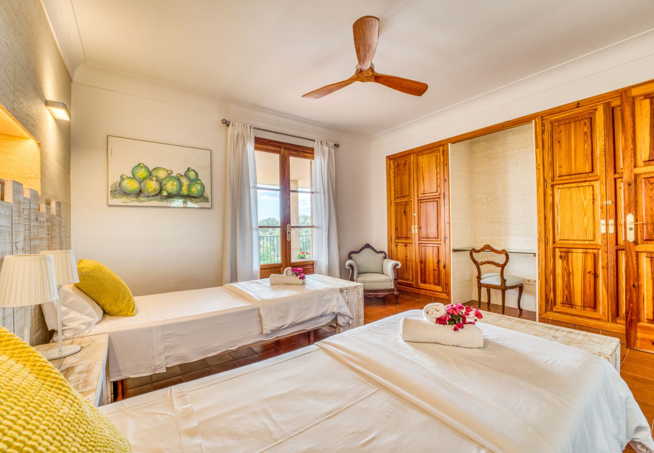 Ferienhaus in Costitx - Ländliche Finca auf Mallorca Son Tomasset mit Pool
