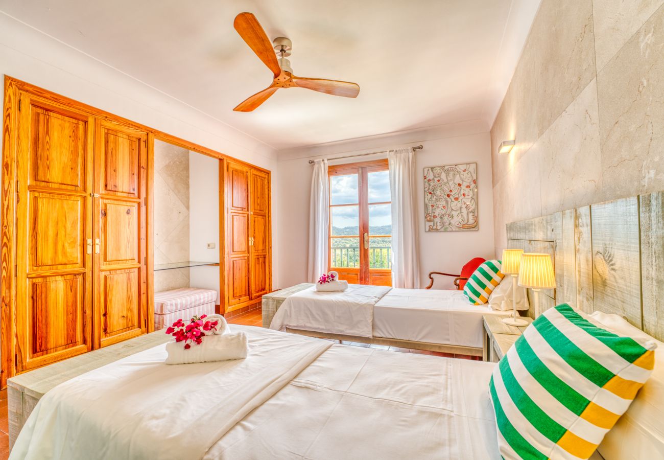 Ferienhaus in Costitx - Ländliche Finca auf Mallorca Son Tomasset mit Pool