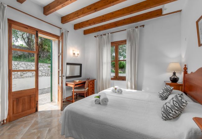 Finca in Petra - Ländliche Finca Son Capellet auf Mallorca mit Schwimmbad und Grill Finca in Petra - Ländliche Finca Son Capellet auf Mallorca mit Schwimmbad und Grill