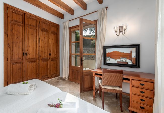 Finca in Petra - Ländliche Finca Son Capellet auf Mallorca mit Schwimmbad und Grill Finca in Petra - Ländliche Finca Son Capellet auf Mallorca mit Schwimmbad und Grill