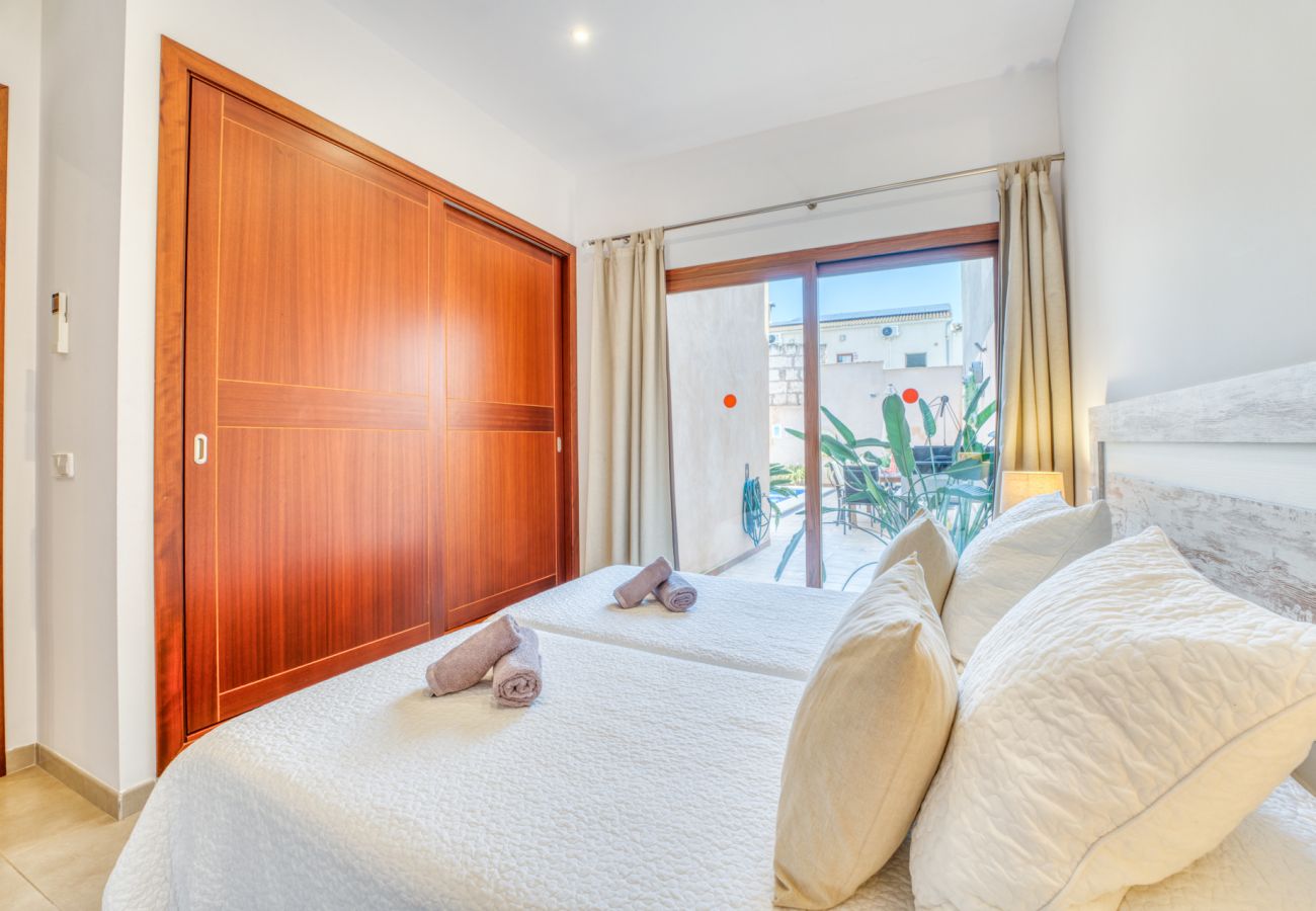 Ferienhaus in Sa Pobla - Villa Placeta auf Mallorca mit Pool und Grill