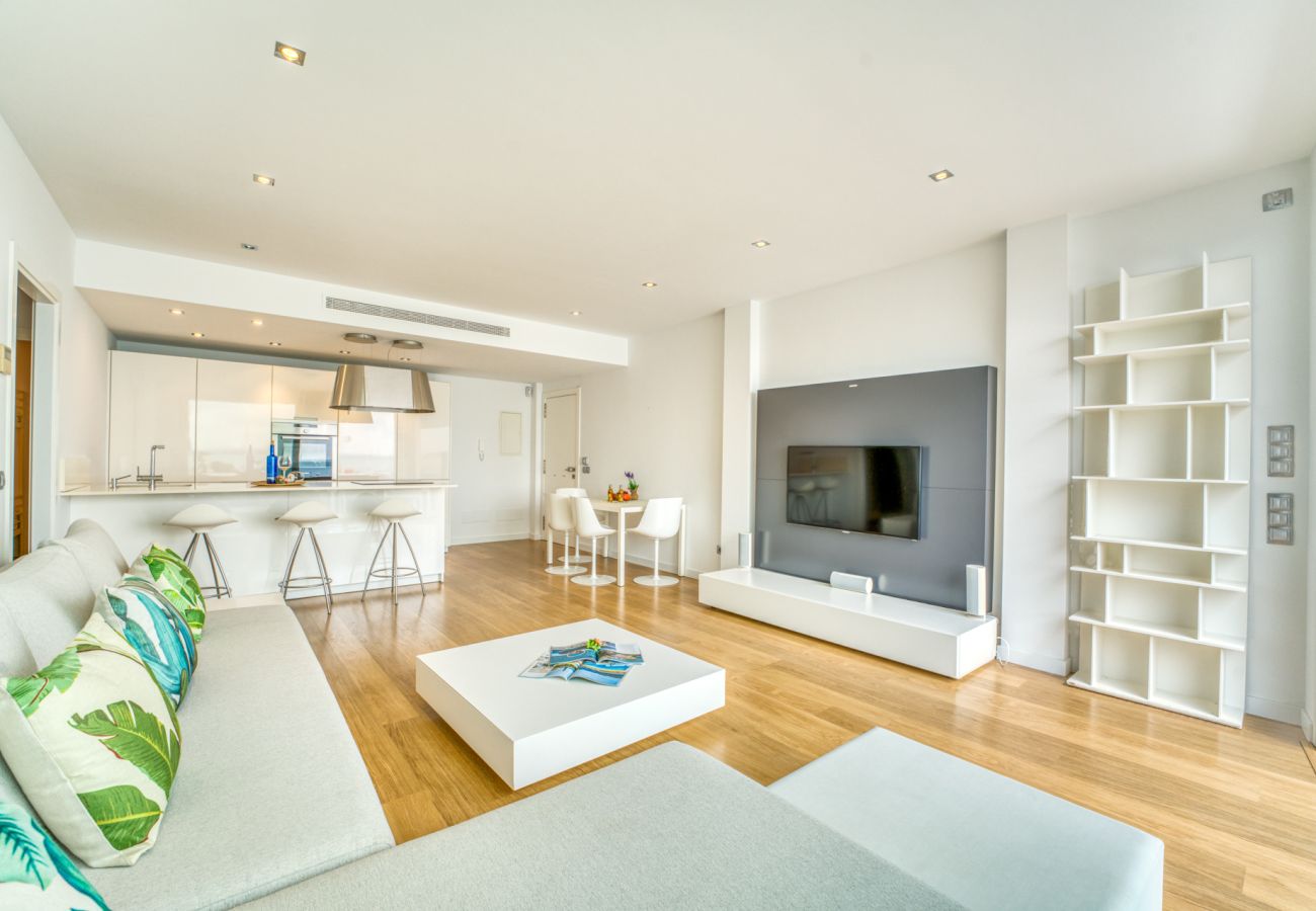 Ferienwohnung in Puerto de Alcudia - Blue Blue Apartment an erster Linie des Hafens von Alcudia	