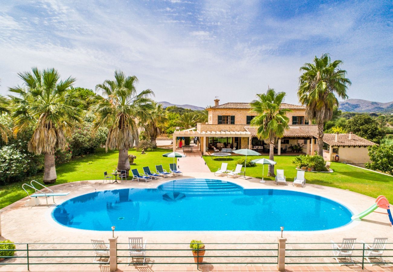 Finca de vacaciones con piscina grande en Mallorca