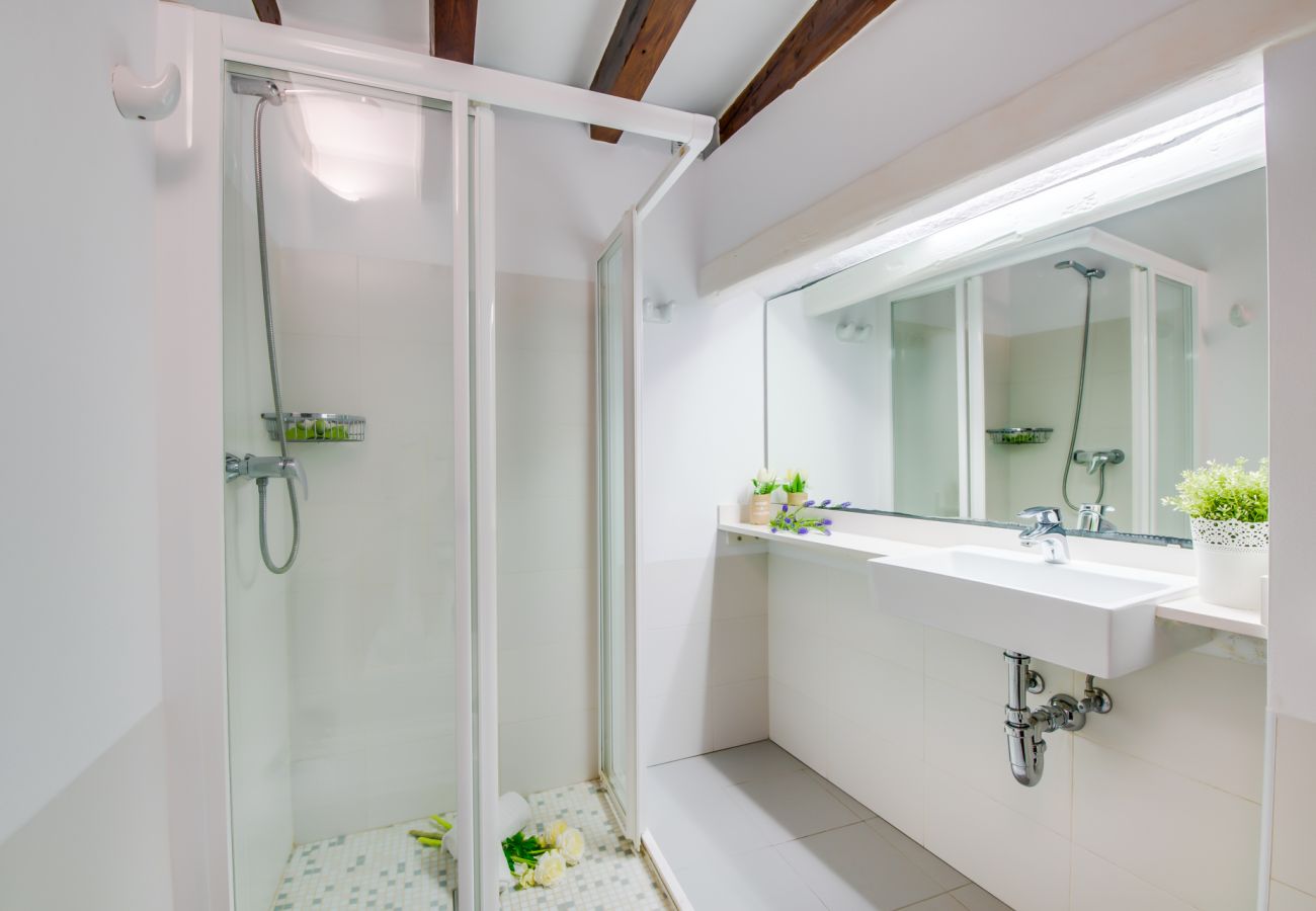Apartamento en Cala San Vicente - Apartamento en la playa Barques 2 en Mallorca