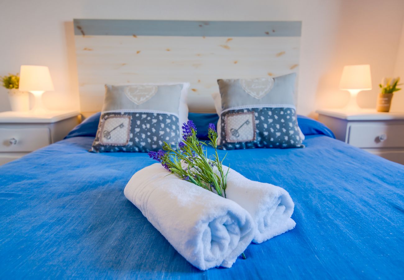 Apartamento en Cala San Vicente - Apartamento en la playa Barques 2 en Mallorca