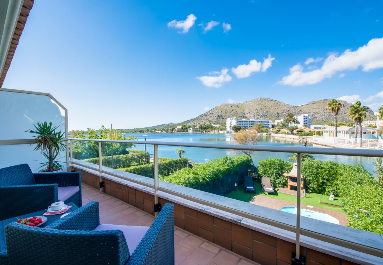 Casa con vistas al lago en Playa de Alcudia. 