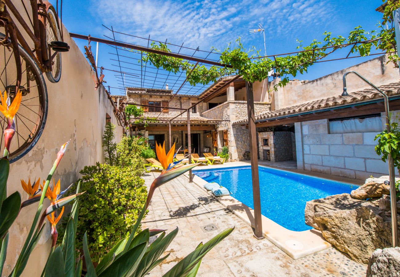 Vacaciones rusticas en Mallorca con piscina