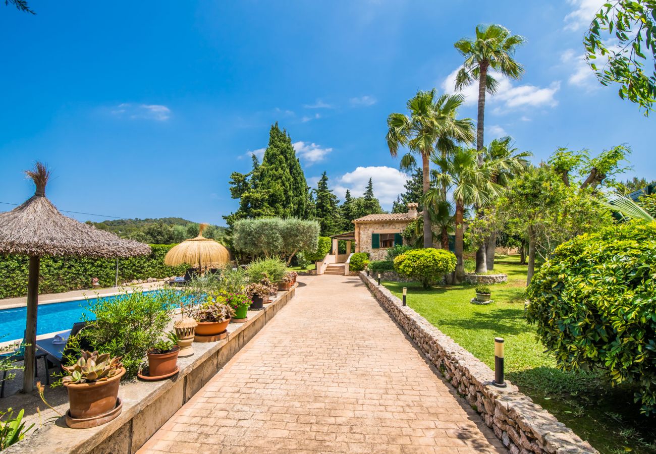 Casa en Alcúdia - Casa de piedras Es Pujolet con piscina en Alcudia 