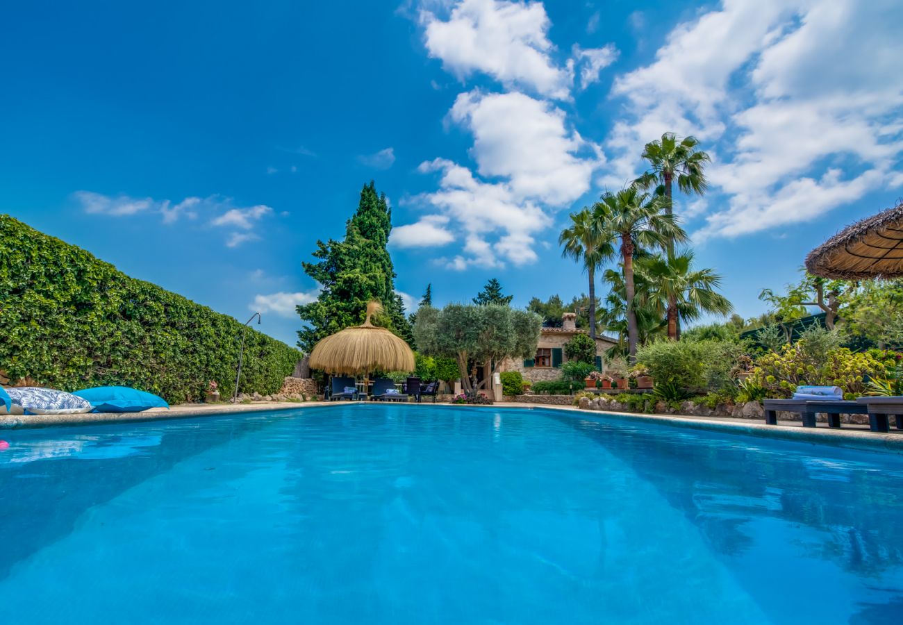 Casa en Alcúdia - Casa de piedras Es Pujolet con piscina en Alcudia 