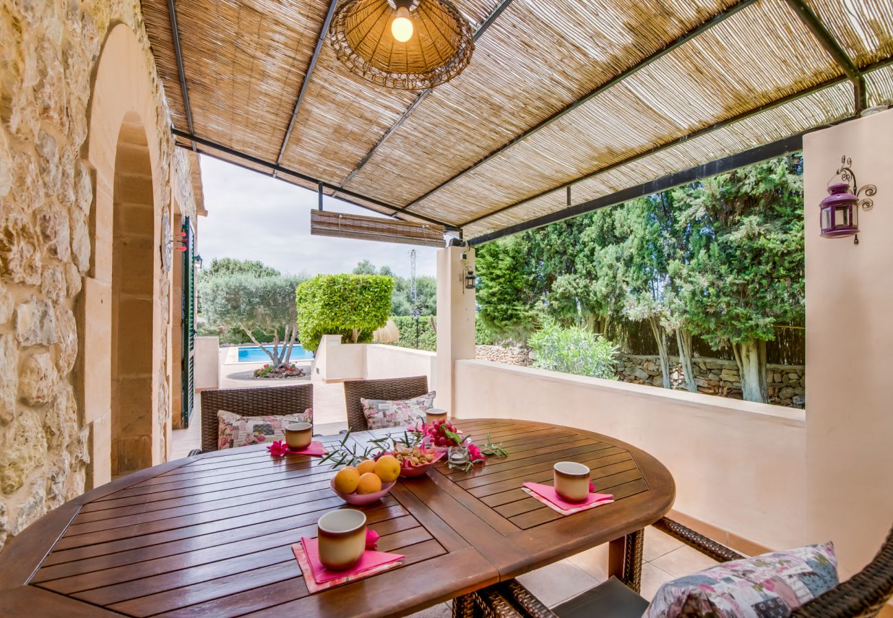 Casa en Alcúdia - Casa de piedras Es Pujolet con piscina en Alcudia 