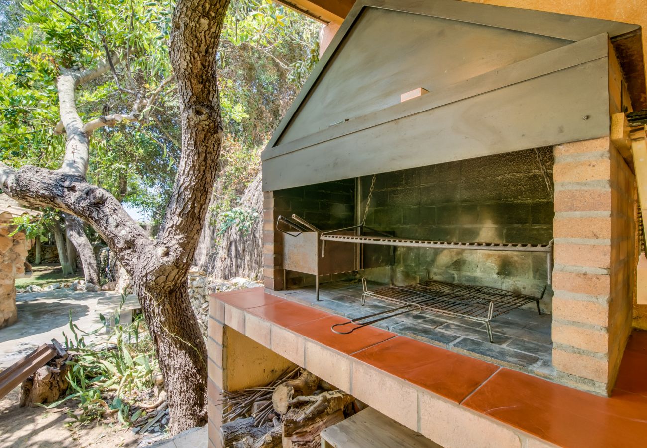 Casa en Alcúdia - Casa de piedras Es Pujolet con piscina en Alcudia 