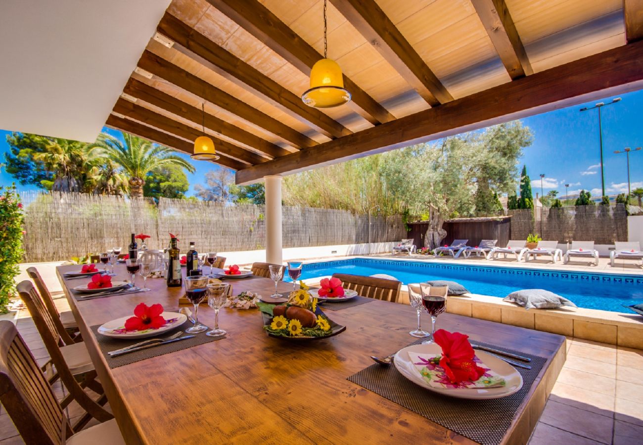 Casa cerca de la Playa con piscina y terraza.