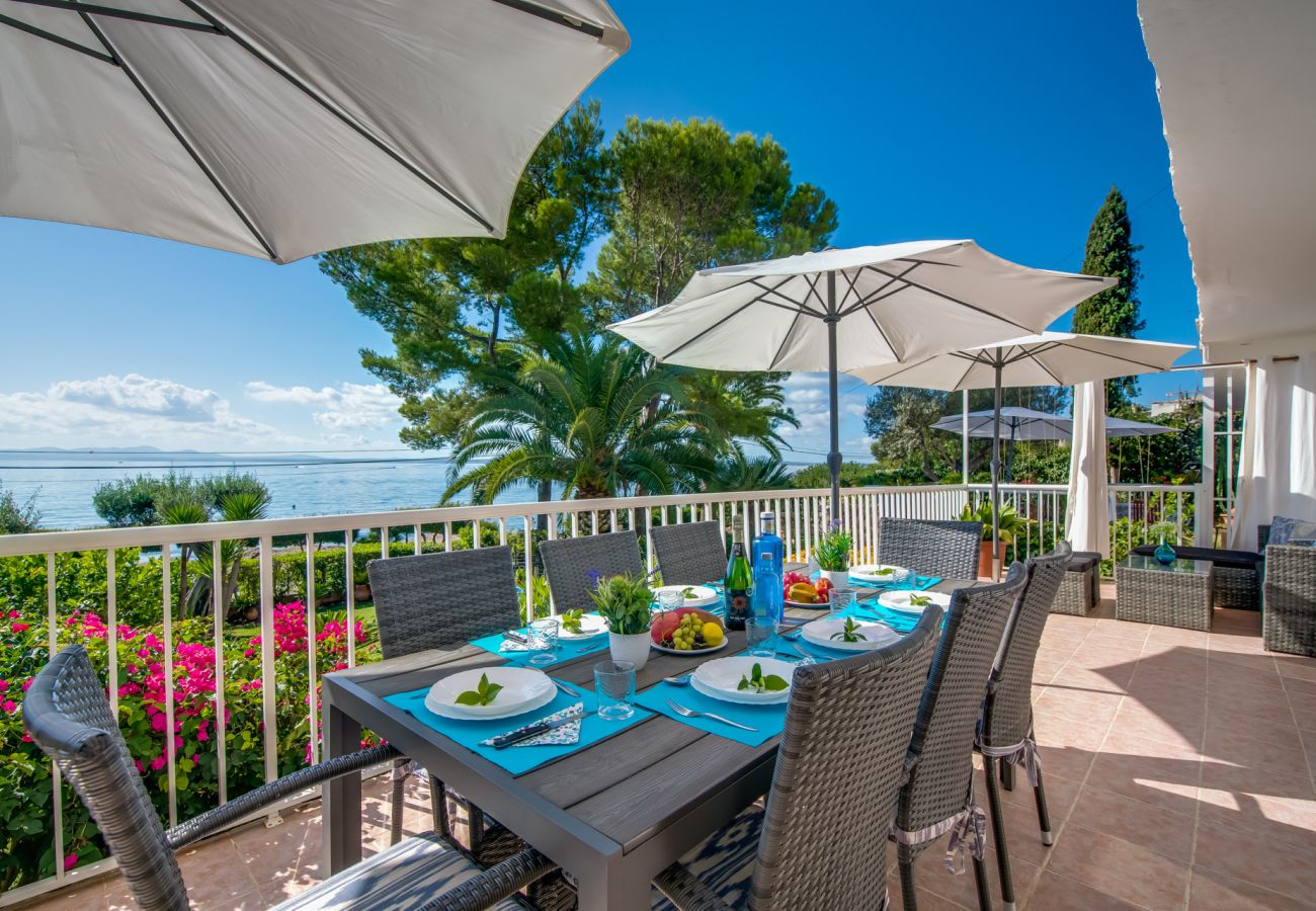 Casa con barbacoa y vistas al mar en Alcanada