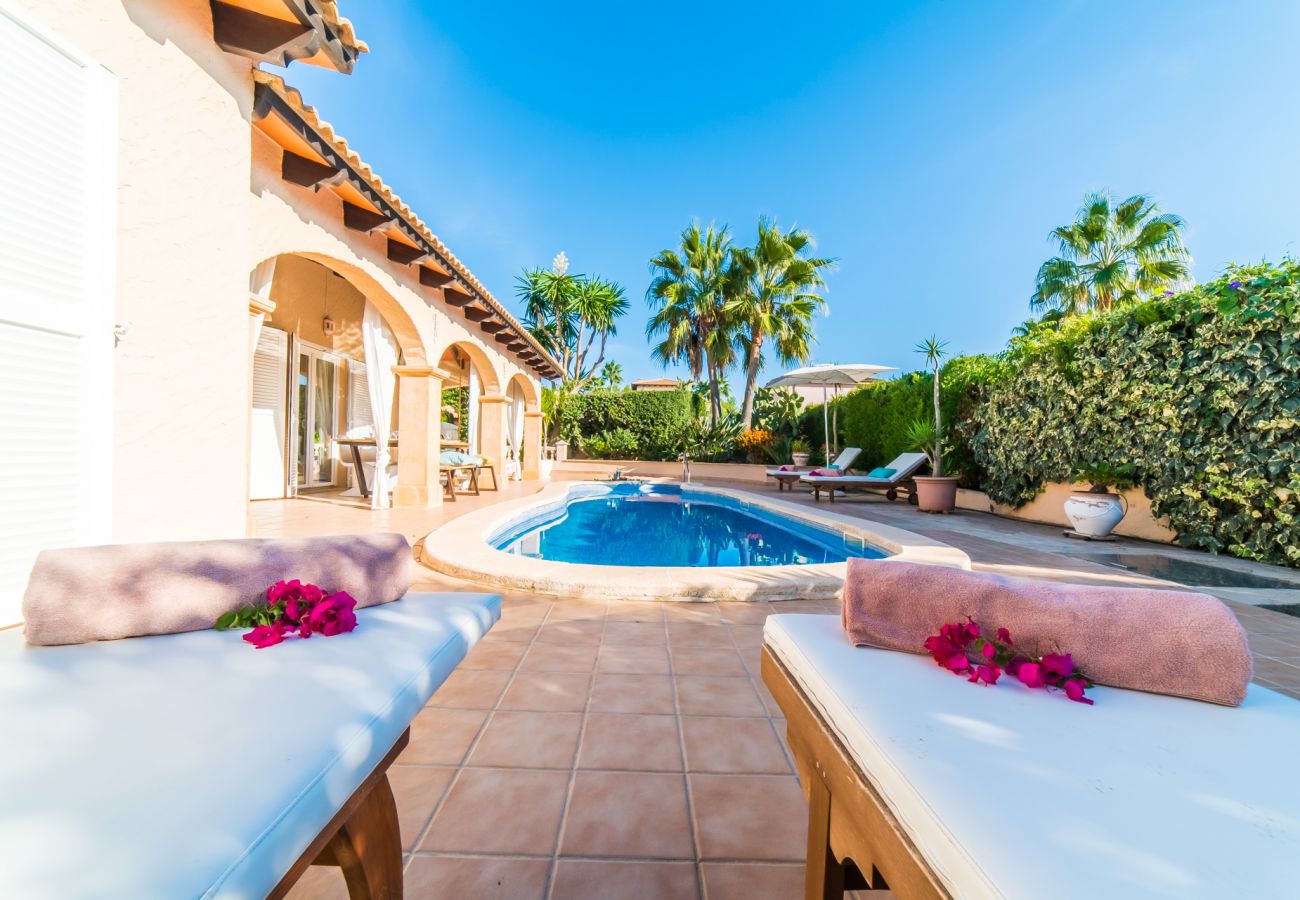 Casa en la naturaleza con piscina y jardín en Mallorca