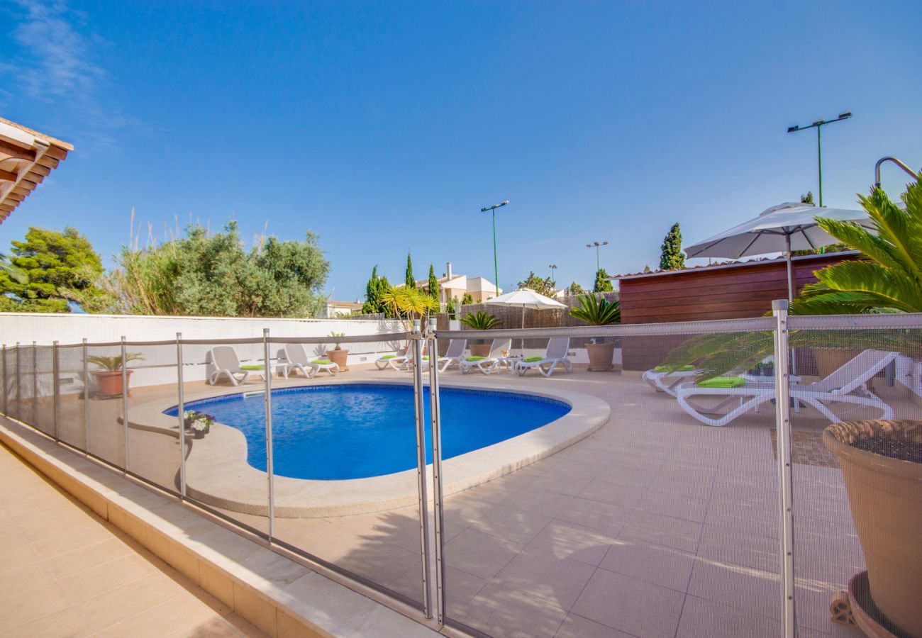 Casa junto al mar con piscina en Mallorca