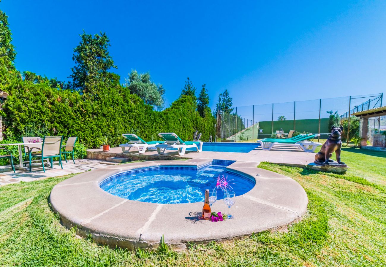 Casa de vacaciones con piscina en Pollensa