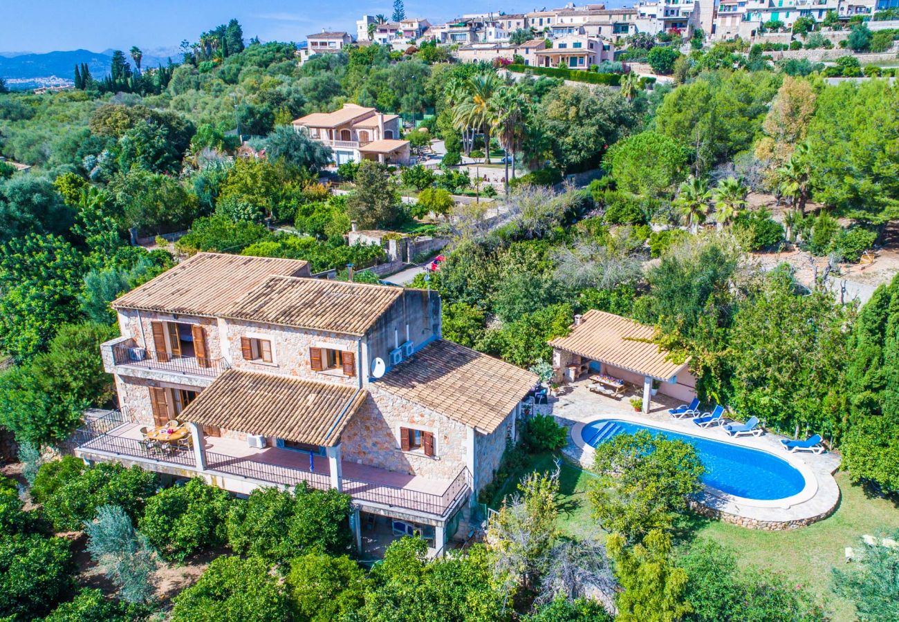 Finca con piscina rodeada de la naturaleza de Mallorca