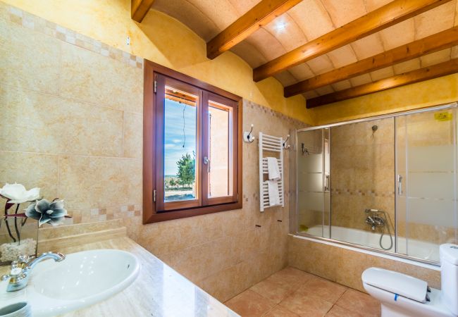 Finca en Selva - Finca Puig den Guardiola con vistas a la montaña  Finca en Selva - Finca Puig den Guardiola con vistas a la montaña