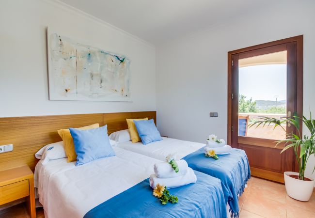 Finca en Selva - Finca Puig den Guardiola con vistas a la montaña  Finca en Selva - Finca Puig den Guardiola con vistas a la montaña