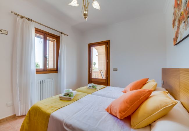 Finca en Selva - Finca Puig den Guardiola con vistas a la montaña  Finca en Selva - Finca Puig den Guardiola con vistas a la montaña